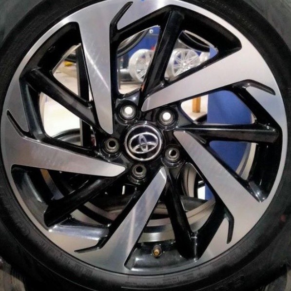 Berkualitas terbaik,velg second Copotan mobil Toyota Rush ring 17 + Ban 215 - 60 Dunlop