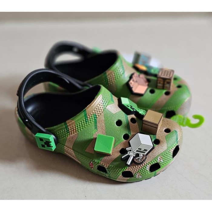 Crocs Classic I AM DInosaur Kids Clog - Cars Mcqueen, 33/34