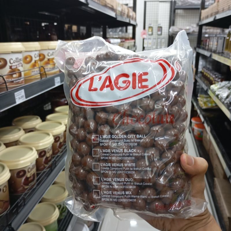 

CHOCOBALL LAGIE GOLDEN CITY / LAGIE Golden City Choco Ball 1 Kg - Chocolate Balls - Bola Coklat Isi Biskuit