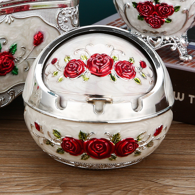 Asbak Rokok Logam Retro Tahan Angin Dengan Tutup Gaya Eropa portable Ashtray Vintage Metal korset