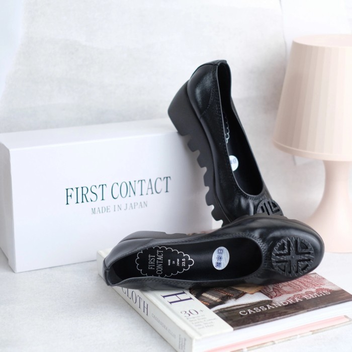 Terlaris ✨ -Sepatu wanita First contact japan / First contact - silver, 35