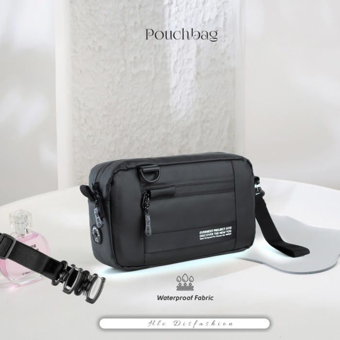 [TERMURAH] Tas Selempang Pria Waterproof Simple Formal Dan Gaul Slingbag Original - Hitam