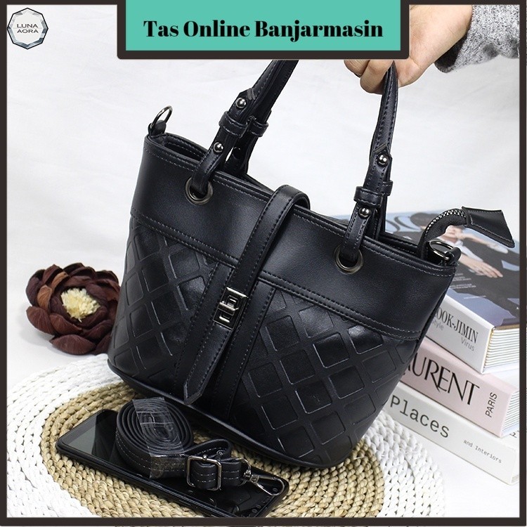 Tas Online Banjarmasin WAJIK - Tas Selempang Wanita Embos Import
