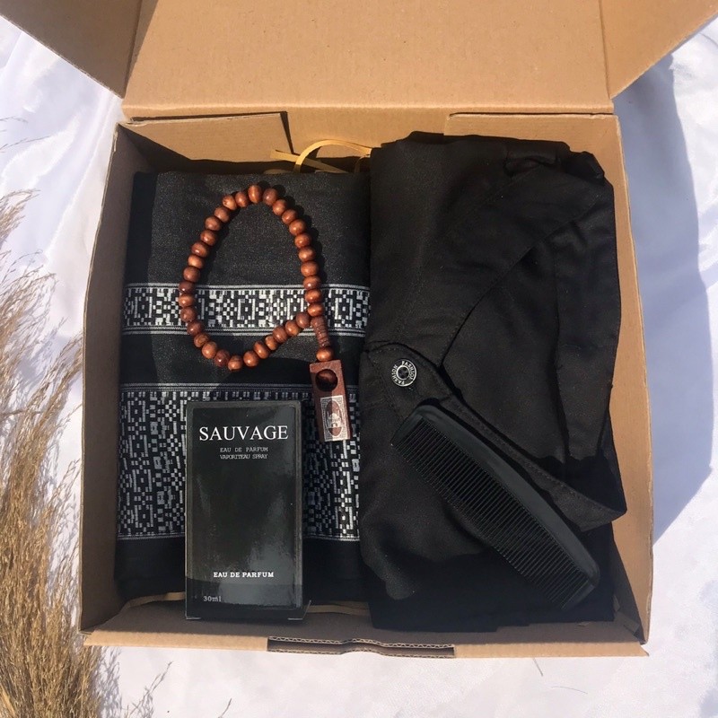 

Baju Lebaran[BAJU KOKO PRIA] GIFT BOX COWOK / KADO COWOK / BAJU KOKO SARUNG / HAMPERS RAMADHAN COWOK / HAMPERS / GRADUATION