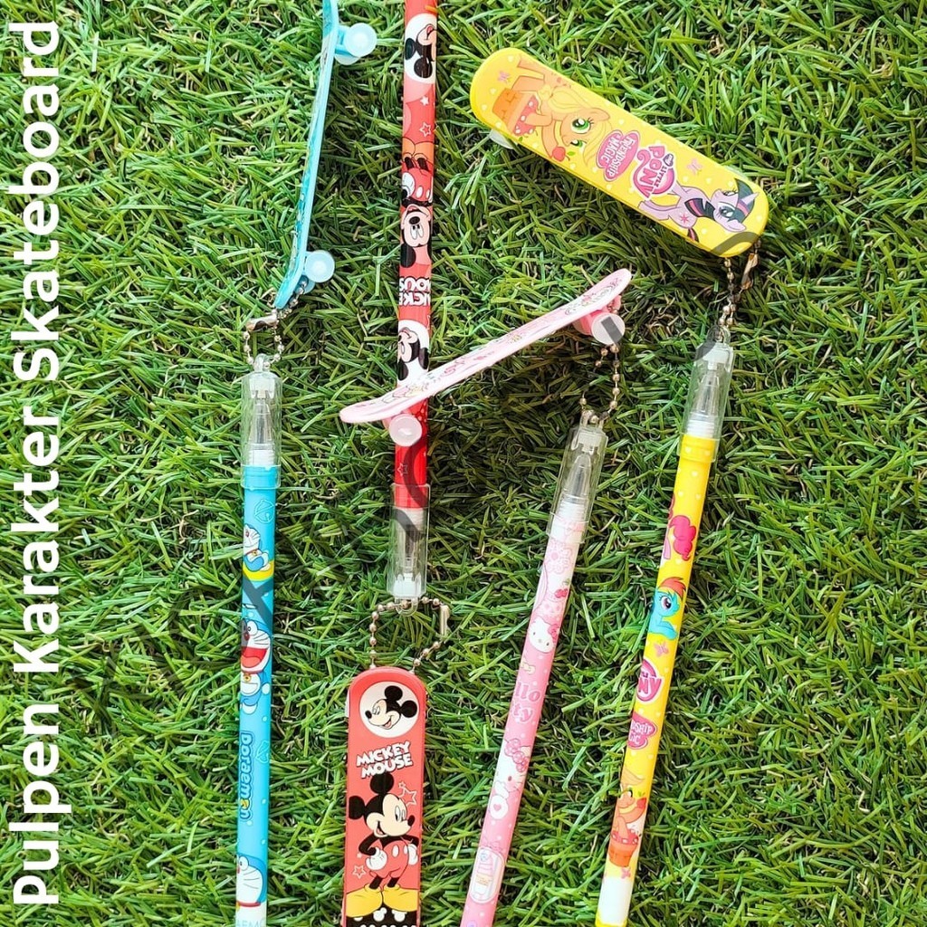 

Alat Tulis Ballpoint Pulpen Karakter Gantungan- Kichiro Shops