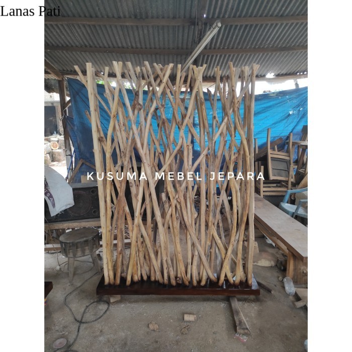 

Partisi Sketsel Ranting Kayu Jati (Panjang 120cm Tinggi 180cm) XD5