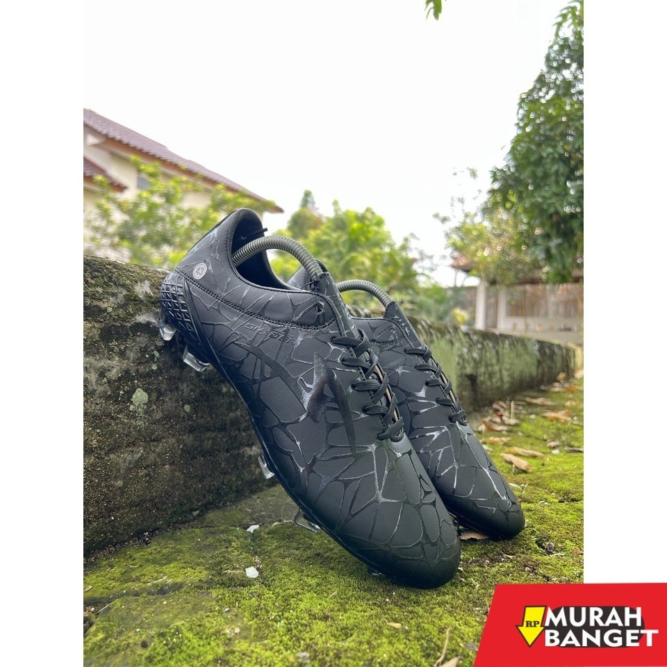 Sepatu specs keren- SEPATU BOLA SPECS SPYDER SEPATU SEPAKBOLA TERBARU PUTIH GOLD TERLARIS