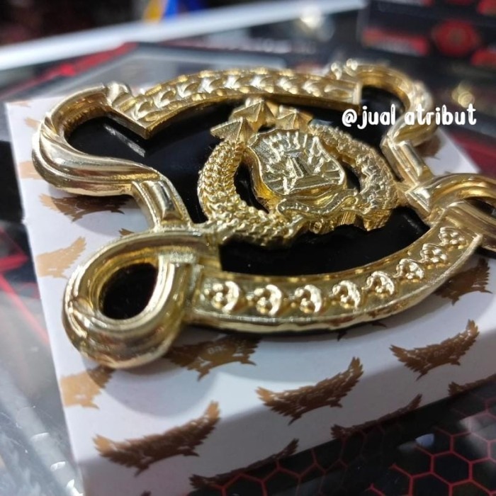 promo ✨ -baret merah camel + emblem reserse/densus reskrim mika exclusive - emblem saja