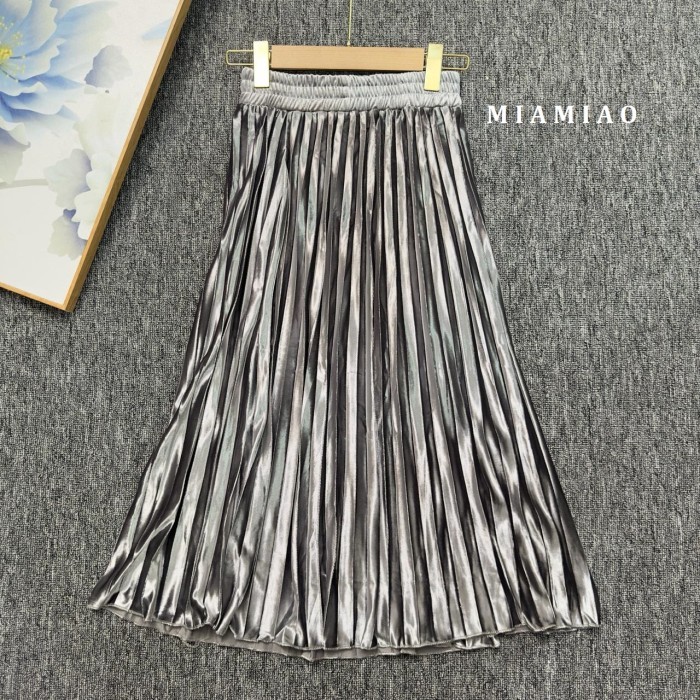 Rok Plisket Bludru / Rok Plisket Mayung pendek 7/8 - Putih BW 7/8