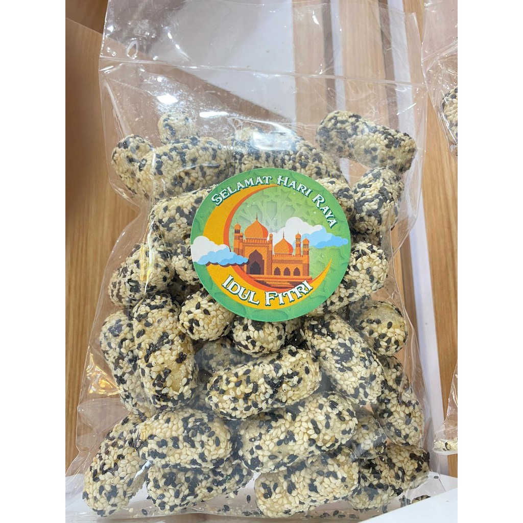 

MANCO WIJEN HITAM ENAK DAN RENYAH BERAT 350 GRAM