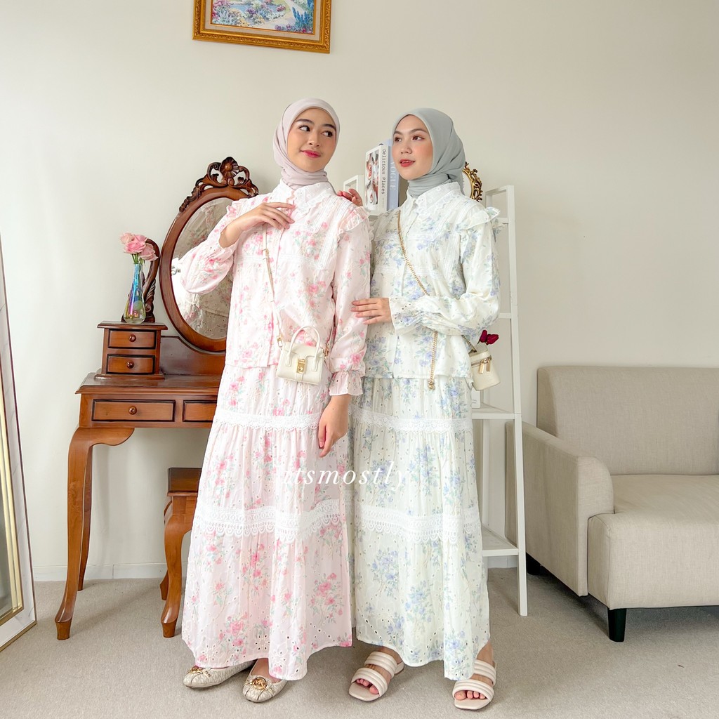 ITSMOSTLY - Kayana Set (One Set Vintage Embroidery)