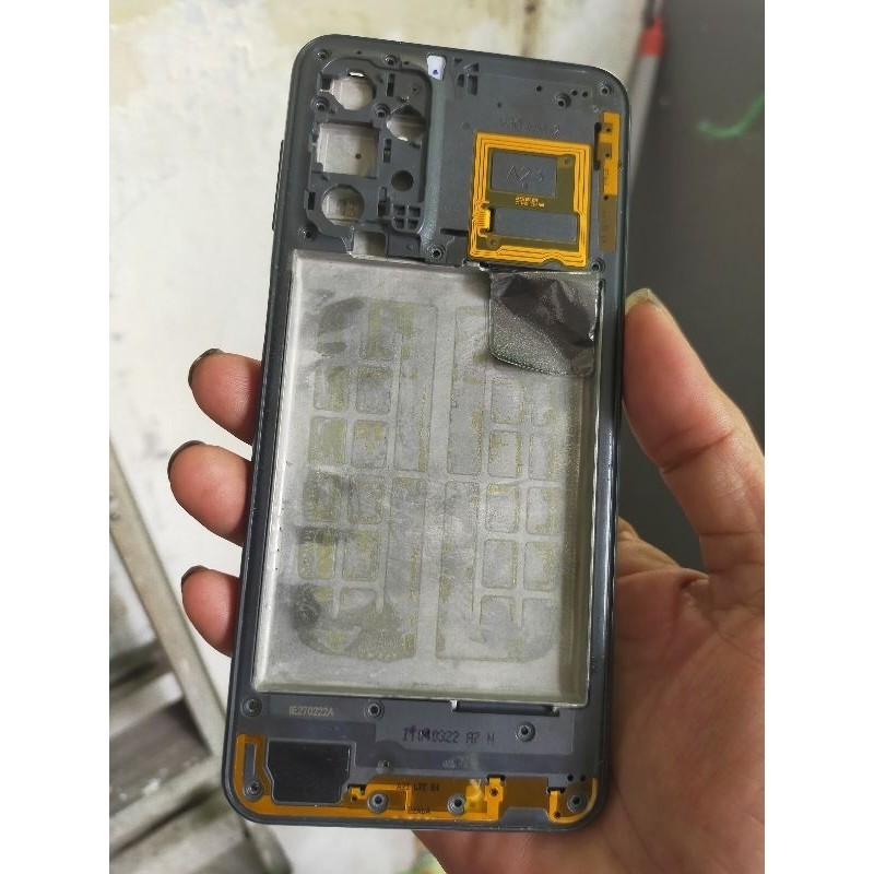 SAMSUNG A23 4G FRAME BEZZEL Tatakan Lcd + Tulang Tengah NFC, Backdoor Hitam Original Copotan