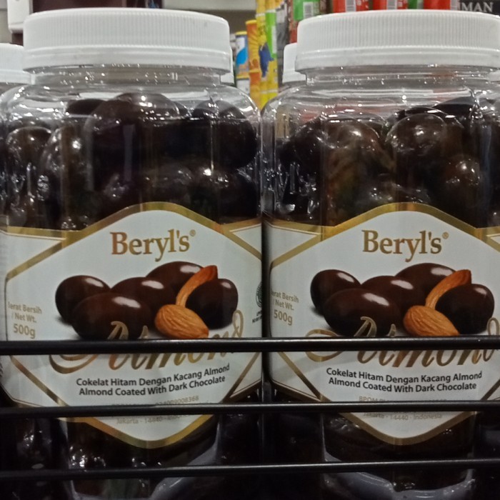 

GL BERYL'S ALMOND DARK CHOCOLATE 500 GR coklat hitam dengan kacang almond