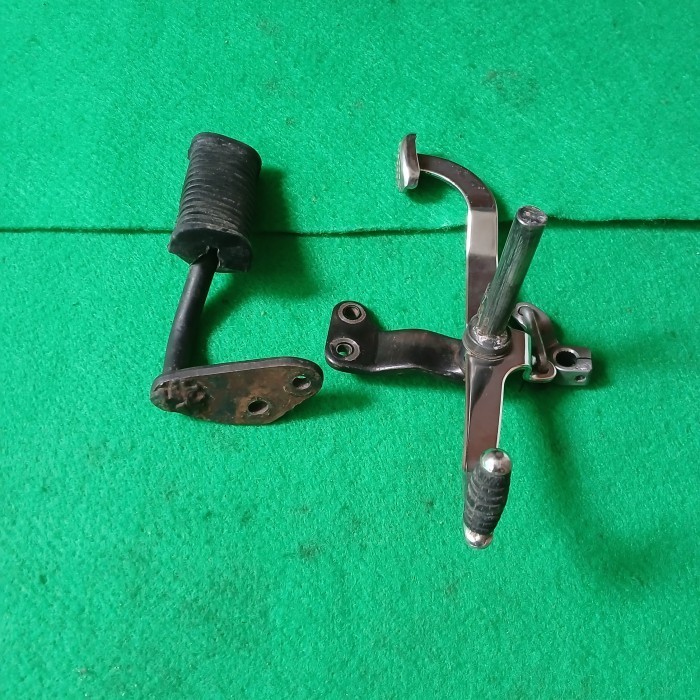 Dudukan Step Footstep Footstep depan Satria Fu 150