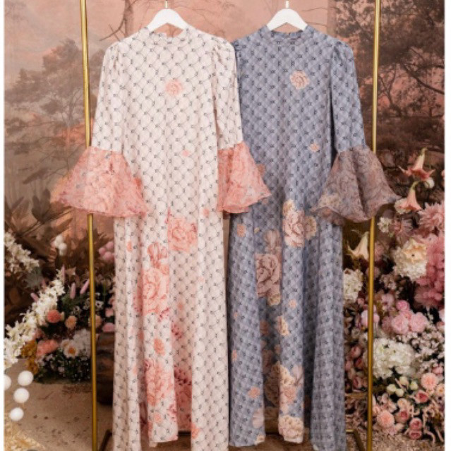 WEARING KLAMBY ROSETTE DRESS & TUNIC POUCH PAPERBAG