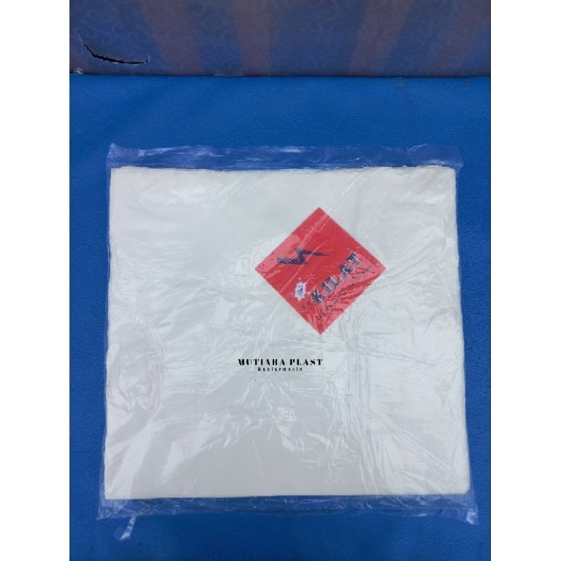 PLASTIK KILAT UKURAN 28