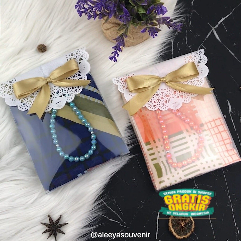 

Souvenir Jilbab Sovenir Hijab Sofenir / Suvenir Kerudung Segi Empat - Packing Mika Kertas | Hampers Lebaran Idul Fitri | Oleh Oleh Haji & Umroh Pengajian Tahlilan Pernikahan/ langsung proses