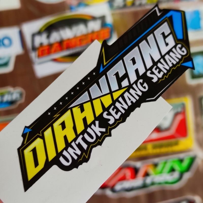 

Sticker Dirancang Untuk Senang-senang Glossy