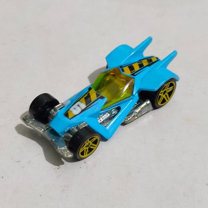 SR99 Hotwheels Hot Wheels Loose RD 06 biru muda 2014 Double Jump base besi