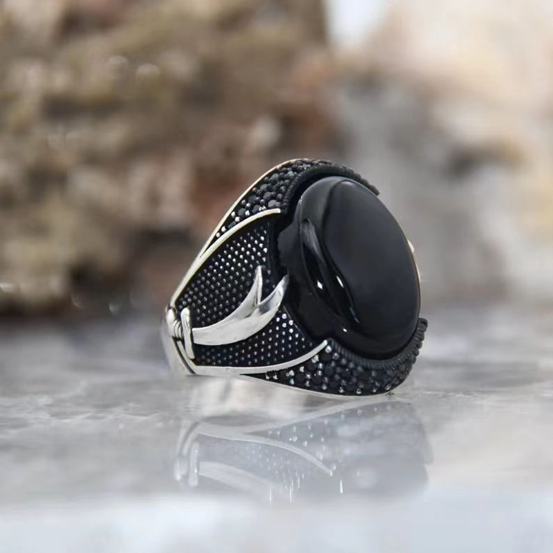 Cincin Jari Perhiasan Fashion Pria Punk Perak Batu Akik Hitam Bergaya Vintage Kristal Berlian Rings