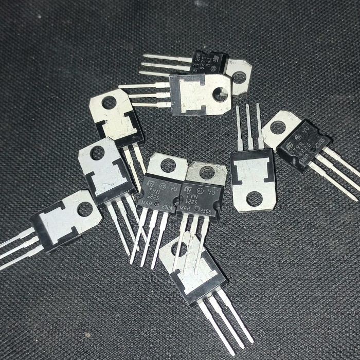 TYN1225 TYN 1225 TR Transistor SCR thyristor IC 25A 1200v bagus F