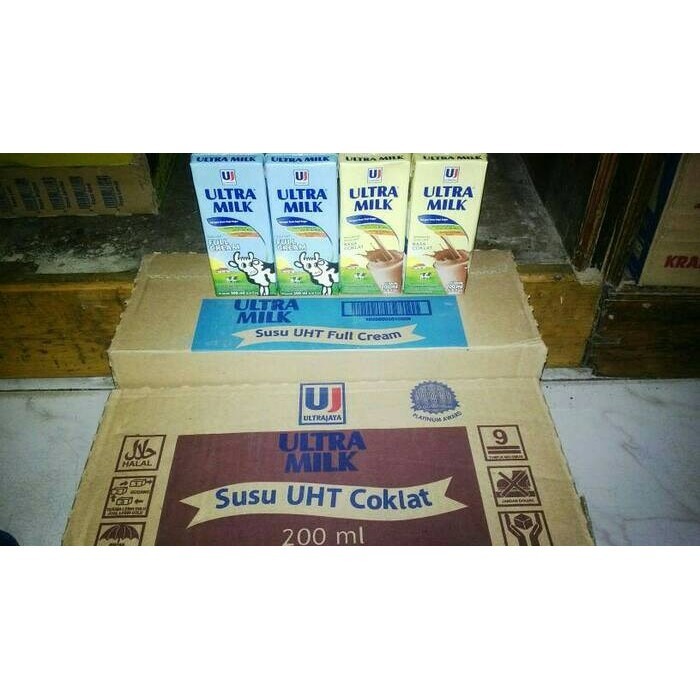 

Susu UHT Ultra Milk 200 ml 1 Dus 24 Pcs - Coklat