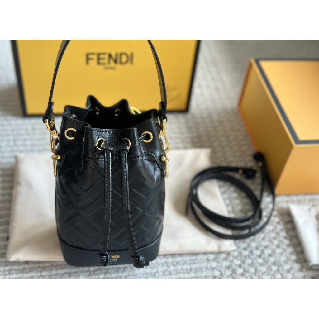 Original 2024 New (with Box) Fendi Mon Tresor Black Leather Embossed Pattern Handbag for Women's Fas