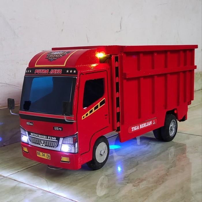 Best Seller Miniatur Mobilan Truk Oleng Kayu Truk Mainan Anak Laki + LAMPU - Merah