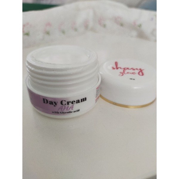 shasy glow day cream aha whitening + antiaging + sunblock spf 30 reg bpom segel original ready stock