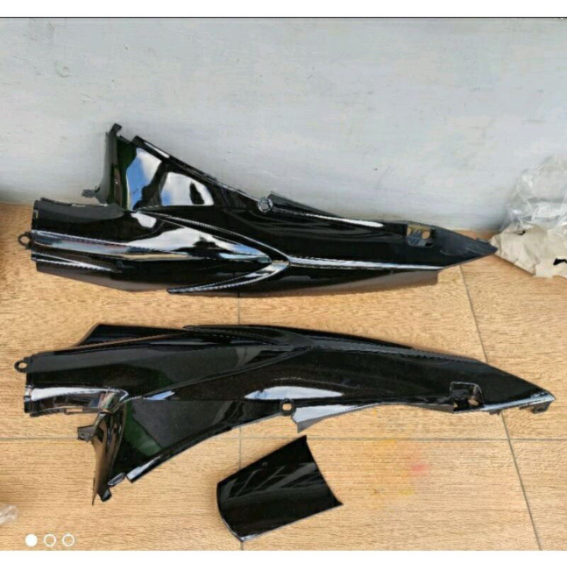 COVER BODY BELAKANG HONDA KARISMA D 125 BODI BELAKANG KARISMA D 125 WARNA HITAM POLOS