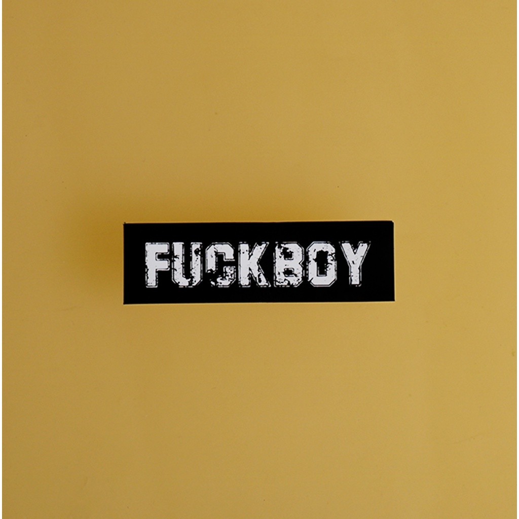 

STIKER GRAFTAC -LOGO FCKBOY- STIKER AESTHETIC LAPTOP, AKSESORIS HP, ANTI AIR, MOTIF,HELM.