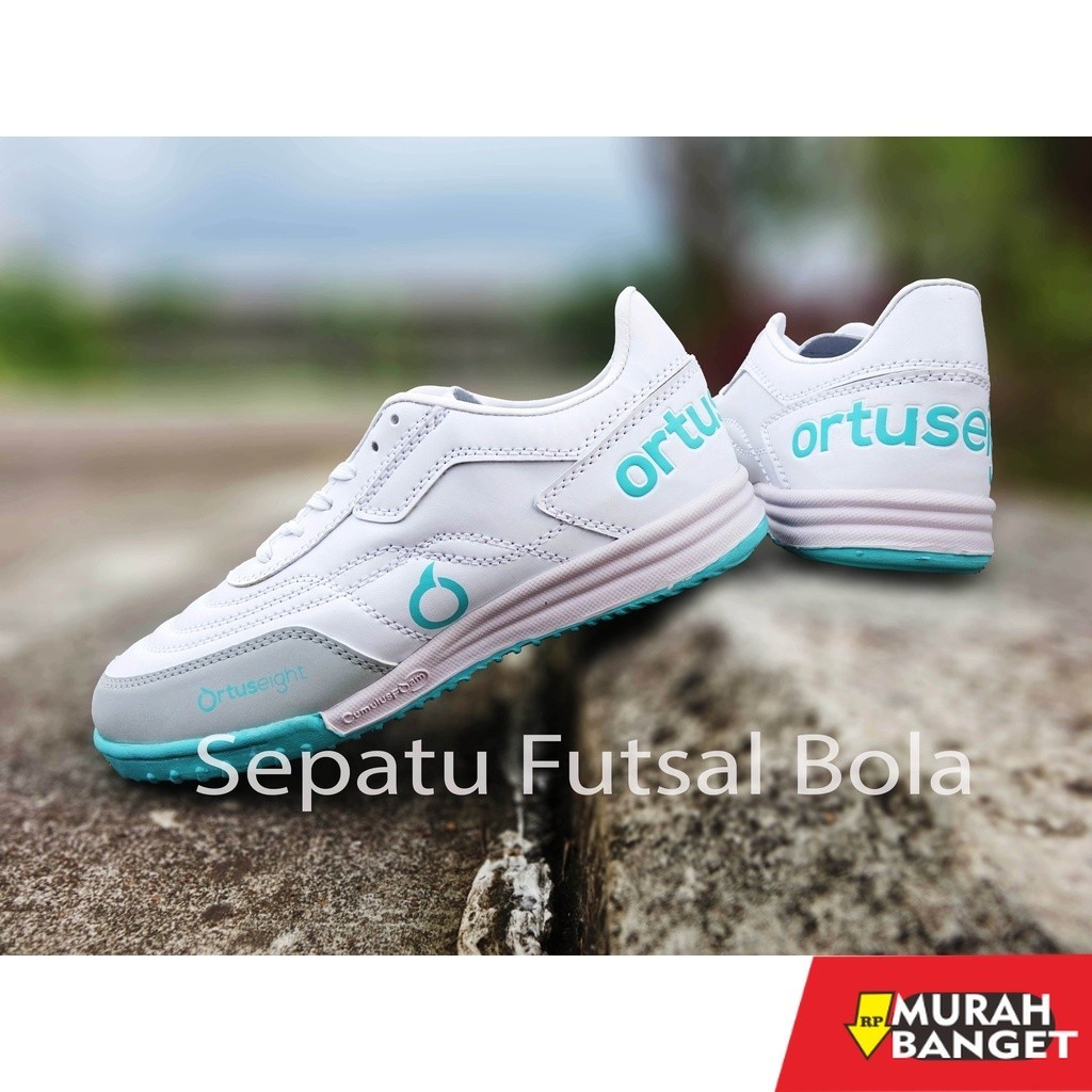 Sepatu specs keren- sepatu futsal ortus jogosala roulette putih hijau stabilo terbaru termurah Kompo
