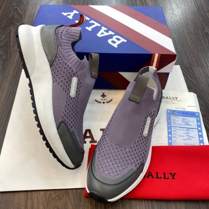 SEPATU SNEAKERS SLIP ON PRIA BRANDED / SEPATU SNEAKERS TANPA TALI PRIA BRANDED CASUAL IMPORT