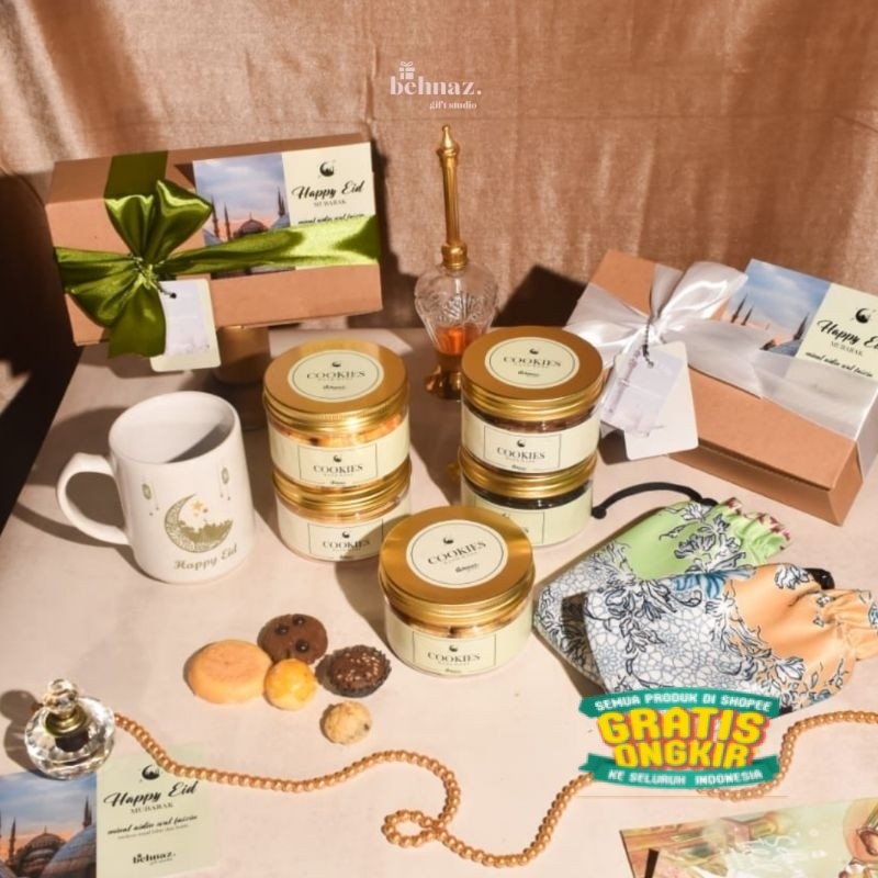 

[MINI BOX] Hampers Sajadah / Hampers Cookies / Hampers Lebaran / Hampers Hari Raya / Hampers Idul Fitri / Parcel Lebaran / Parcel Idul Fitri / Hampers Mug / Mug Set / Kue Lebaran / Nastar / Sajadah Pouch / Gift Box / Hampers Ramadan / Behnaz Gift Studio/