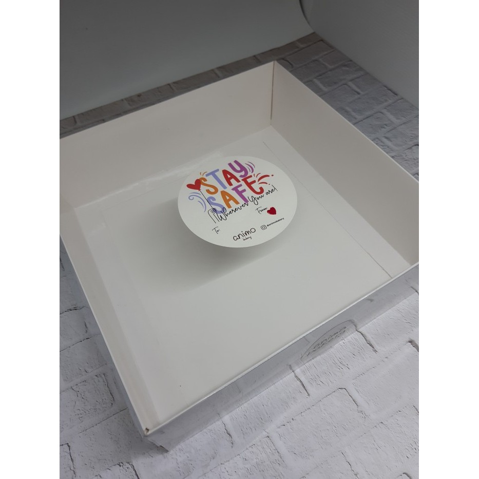 

PAKET HAMPERS 2 ( CINNAMON BUN VANILLA CREAM CHEESE) - STAY SAFE
