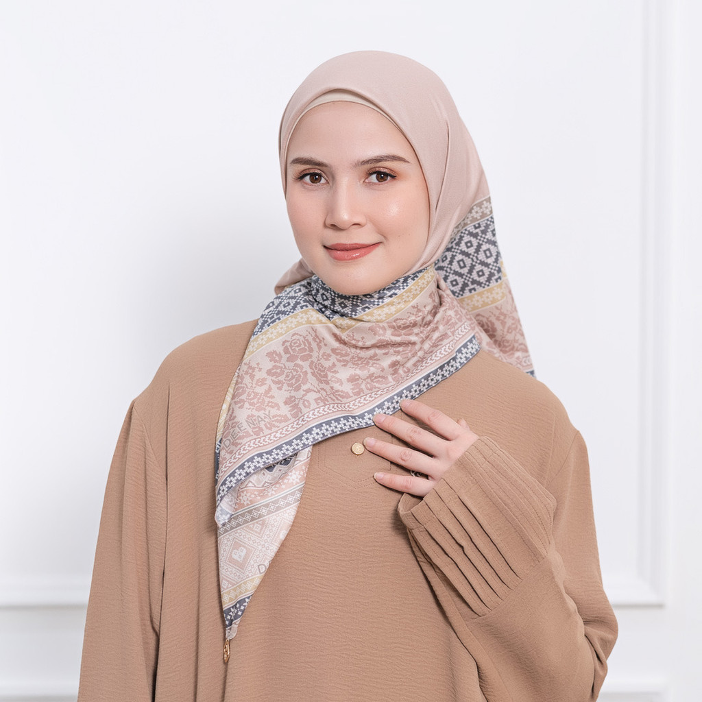 HIjab Motif Segi Empat Deenay Zahra Series