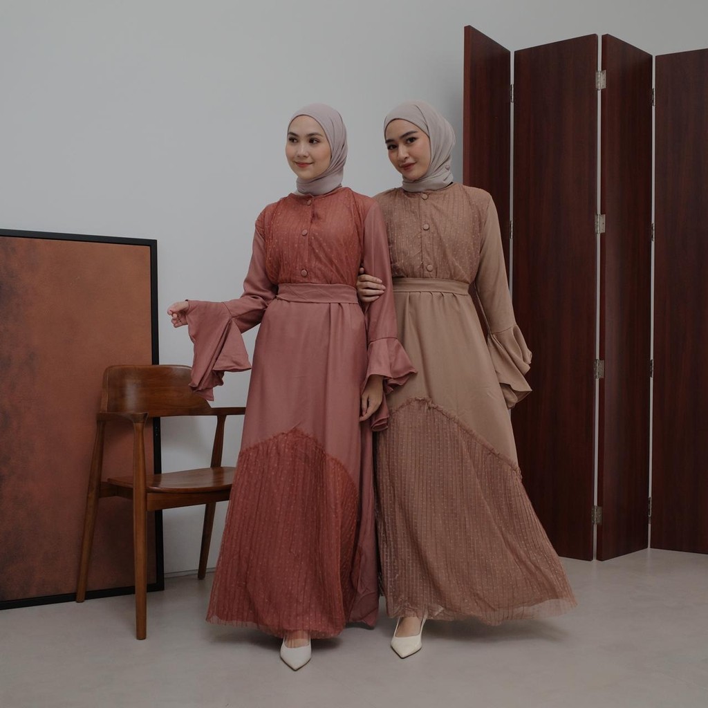 Oclo Reviant Dress Pakaian Wanita Kombinasi Lace Brukat Lengan Terompet OCL00746