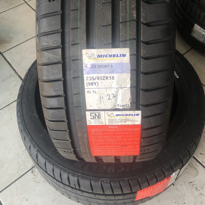 Ban Michelin PILOT SPORT 5 235/45 R18 Ban Mobil