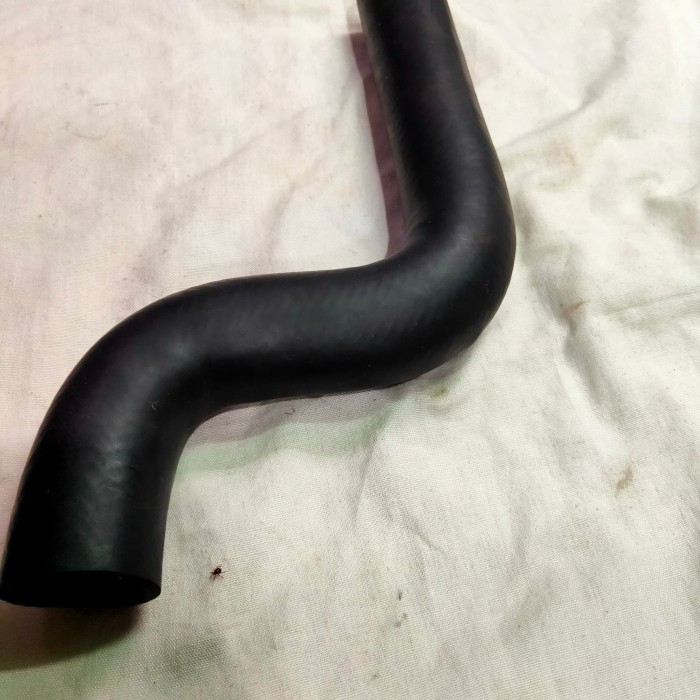 Ready selang radiator atas Daihatsu feroza Part Cod