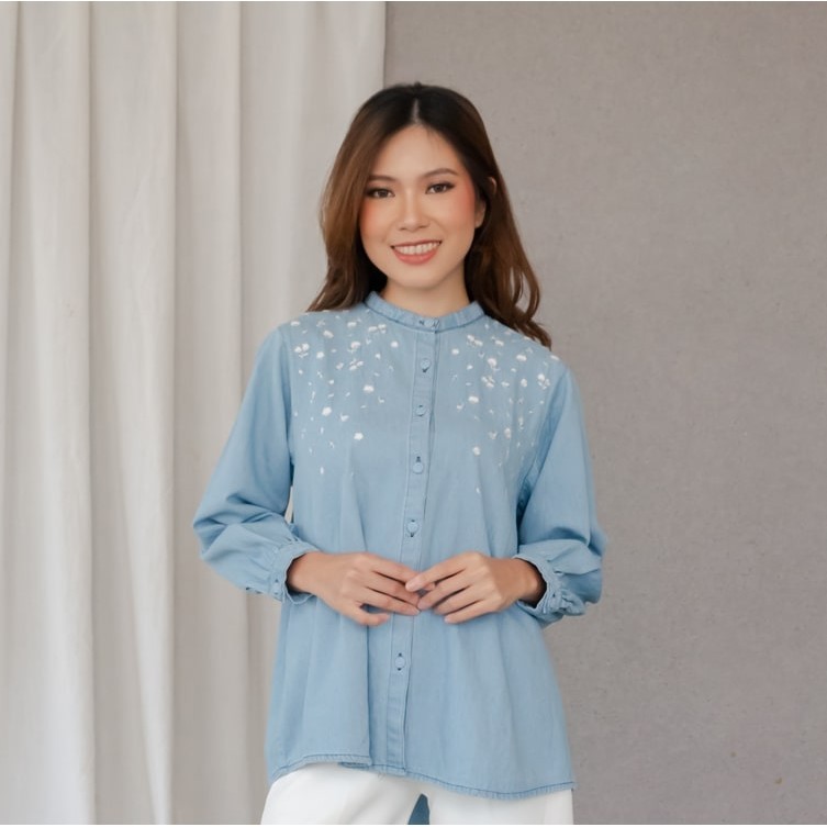 GIYOMI ID - Janice Blouse / Kemeja Wanita / Kemeja Bahan Denim / Baju Atasan Wanita