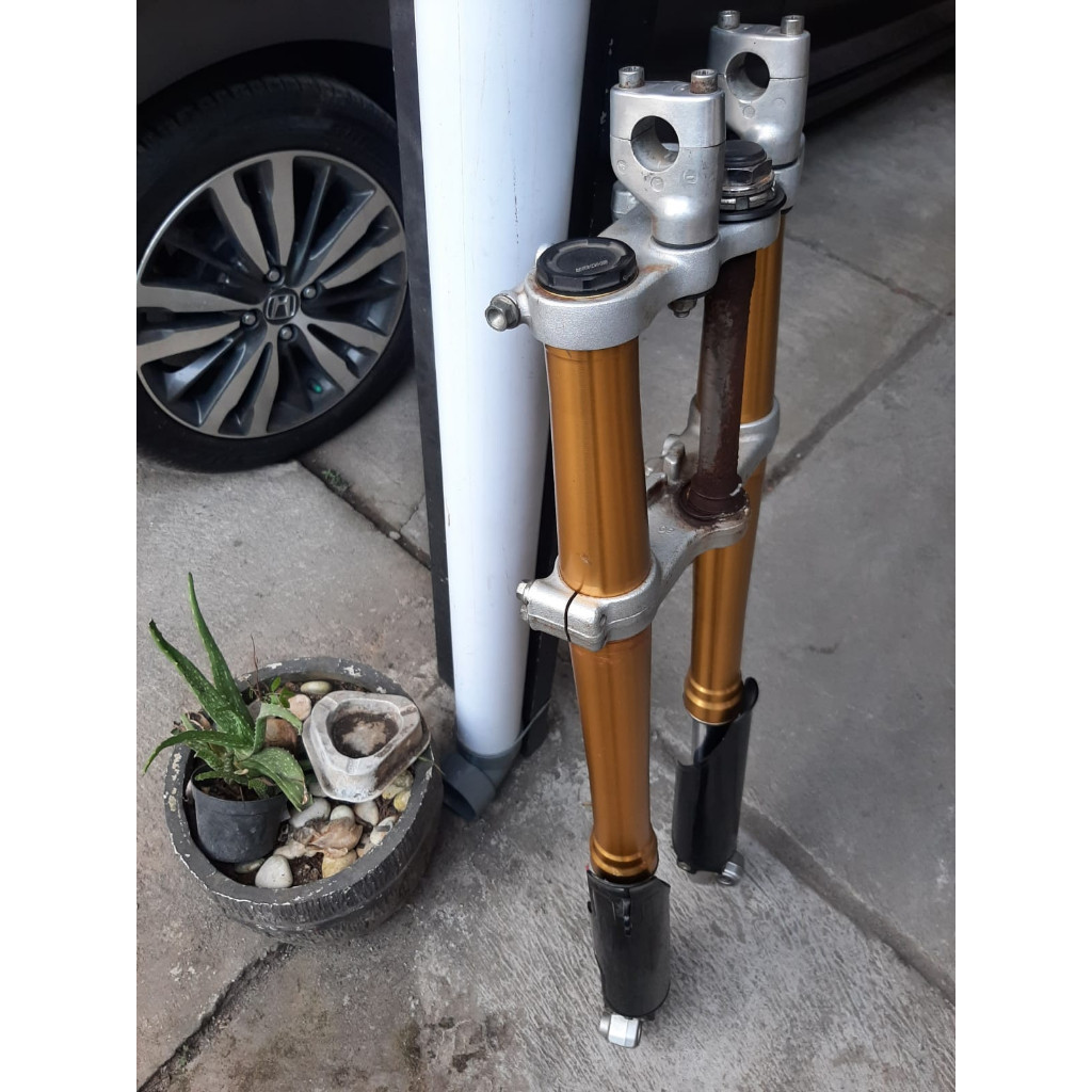 Skok depan ori copotan motor honda CRF 150 L Shockbreaker upside down original honda CRF