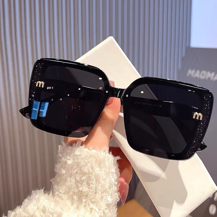 Kacamata Hitam Wanita, Bingkai Besar Wajah Bulat Hitam Perlindungan UV Bayangan Matahari Modis