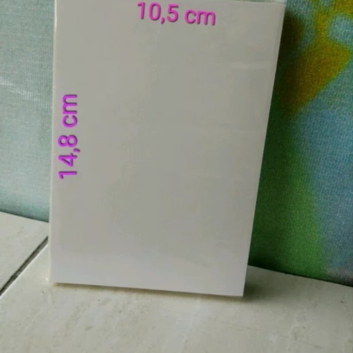 

kertas stiker chromo glossy A6 isi 100 lembar