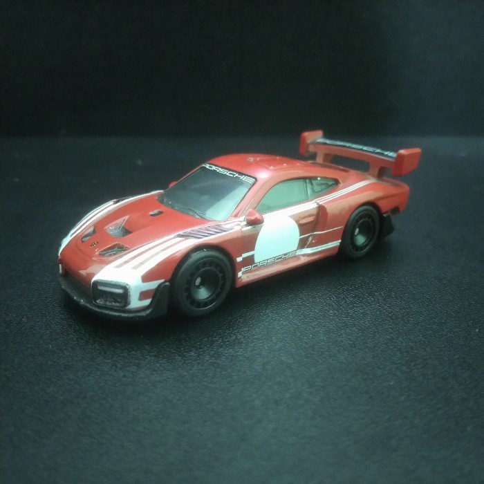 Hot Wheels HotWheels Porsche 935 Boulevard Loose Mainan Anak Miniatur Koleksi Pajangan Diecast