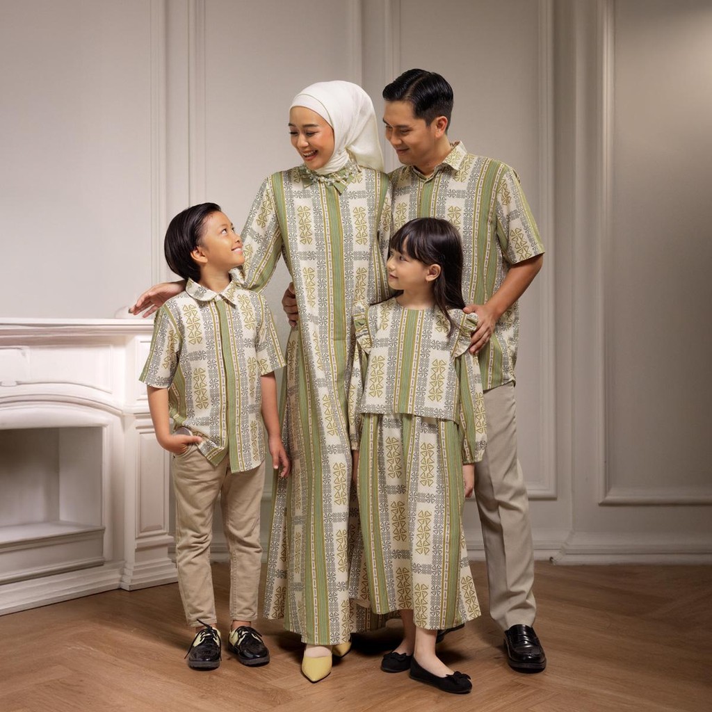 ZM Zaskia Mecca - Sarimbit Family Set Lambang - Edisi Monogram | Gamis Wanita, Kemeja Koko Pria Anak