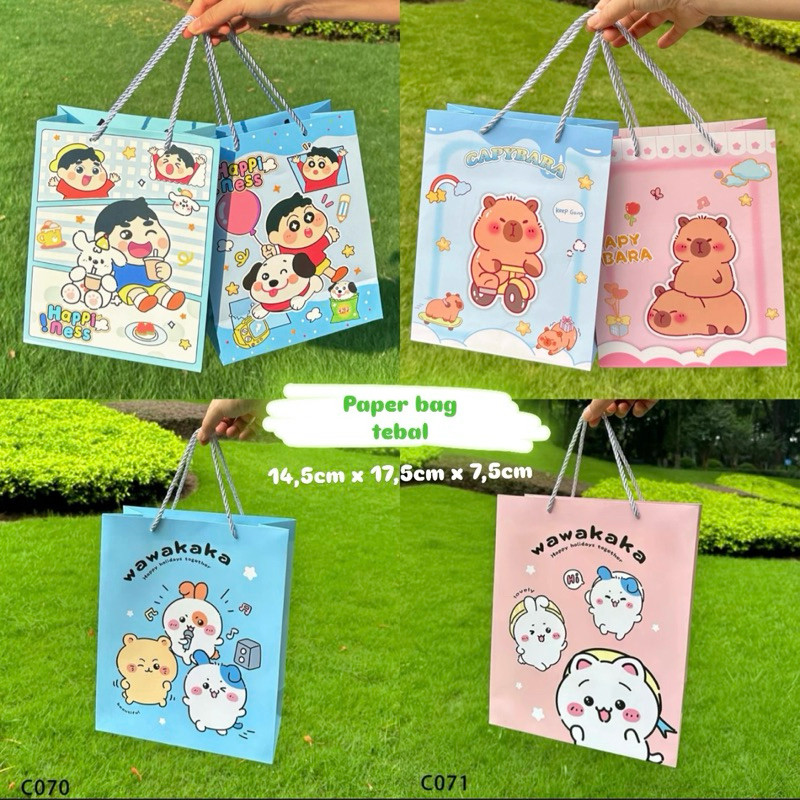 

VS0517 paper bag tebal karakter capybara sincan wawakaka lucu – goodie bag birthday box & tas hampers unik