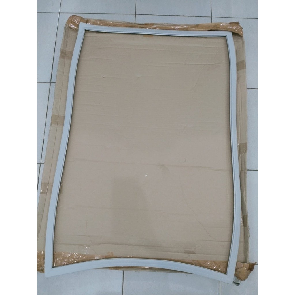 SEAL KARET PINTU BAWAH KULKAS LG 2 PINTU BIG REFF GN-A702HLHU
GN-B702HLCL
GN-C702SGGL
GN-C702SGGU
GN