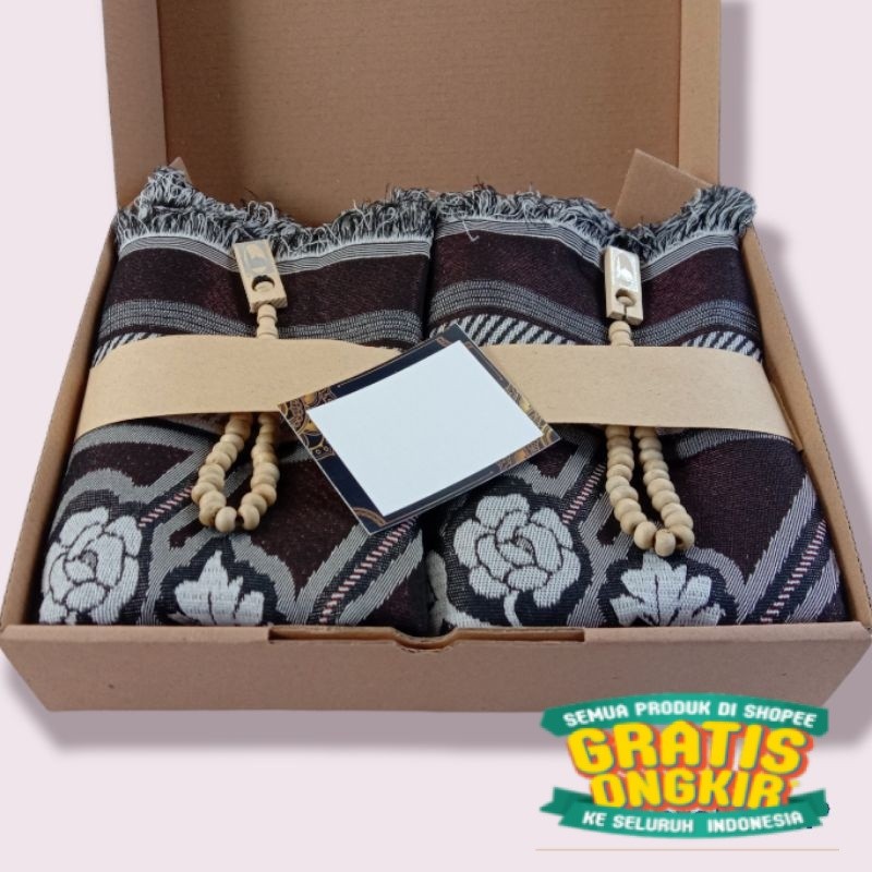 

SAJADAH COUPLE GIFH BOX HADIAH KADO PERNIKAHAN / KADO NIKAHAN/ HAMPERS WEDDING by Kadoinaja99/ New kado
