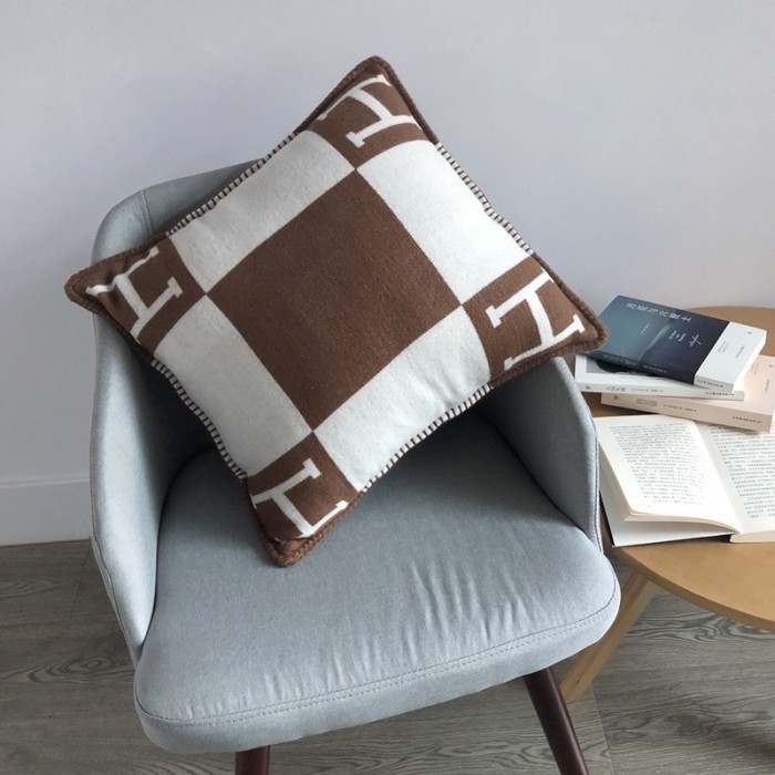 "SKY.LD" -  PROMO Hermes Pillow Cover Luxury / Sarung Bantal Hermes Mewah Limited - Cokelat tua