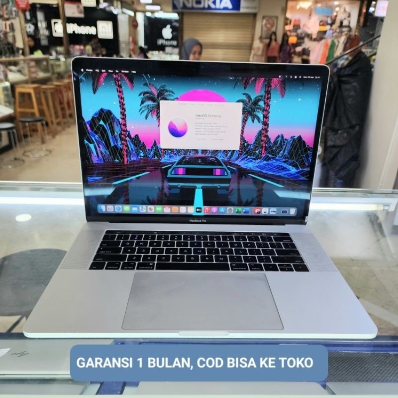 Macbook Pro 2016 15" Quad Core i7 16/1TB Radeon Pro 460 Touchbar Minus Touch ID